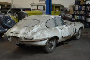 Jaguar E-Type photo