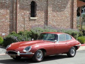 Jaguar E-Type photo