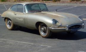 Jaguar E-Type photo