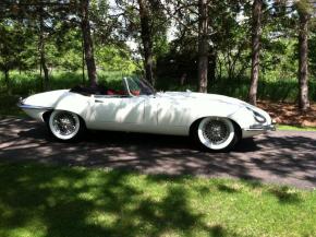 Jaguar E-Type photo