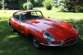 Jaguar E-Type photo