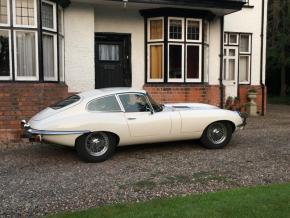 Jaguar E-Type photo