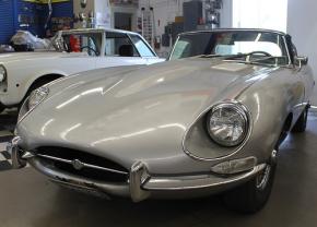 Jaguar E-Type photo