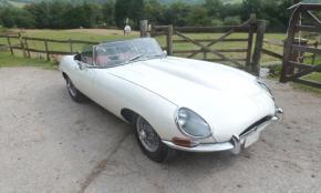 Jaguar E-Type photo