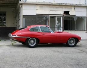 Jaguar E-Type photo