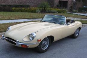 Jaguar E-Type photo