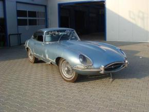 Jaguar E-Type photo