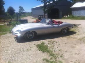 Jaguar E-Type photo