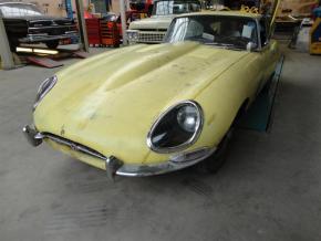 Jaguar E-Type photo