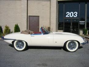 Jaguar E-Type photo