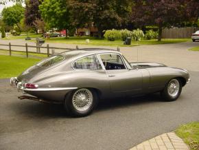 Jaguar E-Type photo