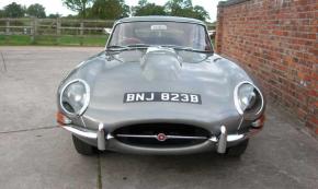 Jaguar E-Type photo