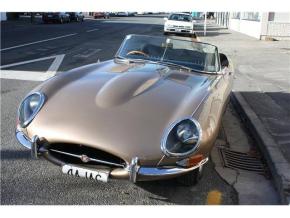 Jaguar E-Type photo