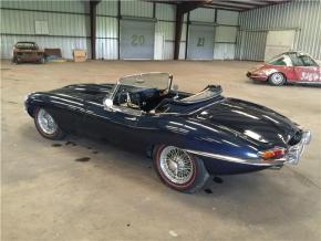 Jaguar E-Type photo