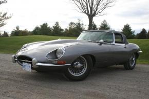 Jaguar E-Type photo