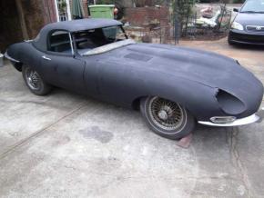 Jaguar E-Type photo