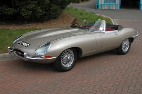 Jaguar E-Type photo