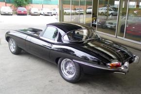 Jaguar E-Type photo