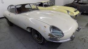 Jaguar E-Type photo