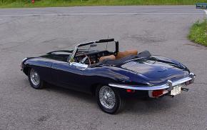 Jaguar E-Type photo