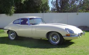 Jaguar E-Type photo