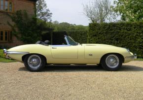 Jaguar E-Type photo