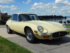 Jaguar E-Type photo