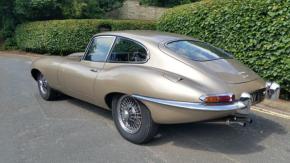 Jaguar E-Type photo