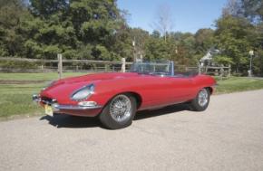 Jaguar E-Type photo