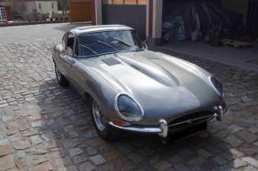 Jaguar E-Type photo