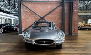 Jaguar E-Type photo