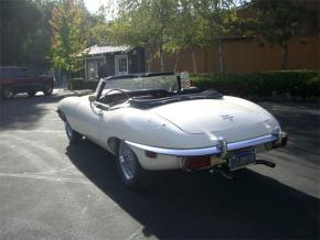 Jaguar E-Type photo