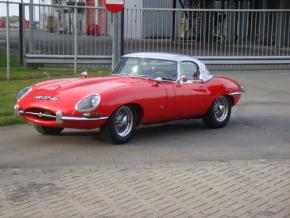 Jaguar E-Type photo