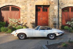 Jaguar E-Type photo