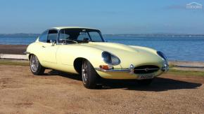 Jaguar E-Type photo