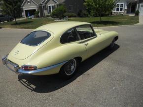 Jaguar E-Type photo