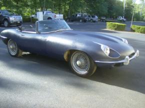 Jaguar E-Type photo