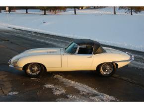 Jaguar E-Type photo