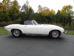 Jaguar E-Type photo