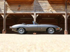 Jaguar E-Type photo