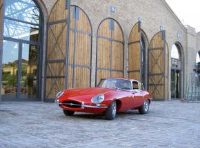 Jaguar E-Type photo