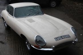 Jaguar E-Type photo