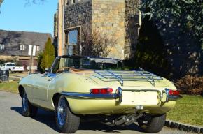 Jaguar E-Type photo