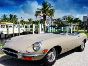 Jaguar E-Type photo