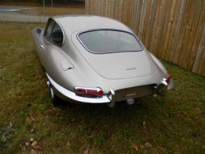 Jaguar E-Type photo