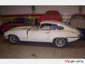 Jaguar E-Type photo