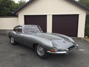 Jaguar E-Type photo