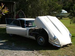 Jaguar E-Type photo