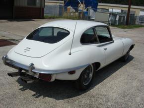 Jaguar E-Type photo