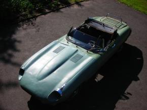 Jaguar E-Type photo